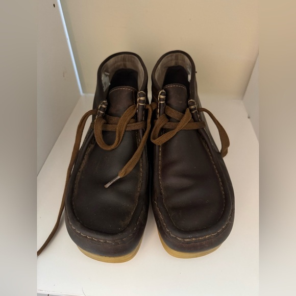 Clark’s Wallabees men’s size 9 brown tan main image 5